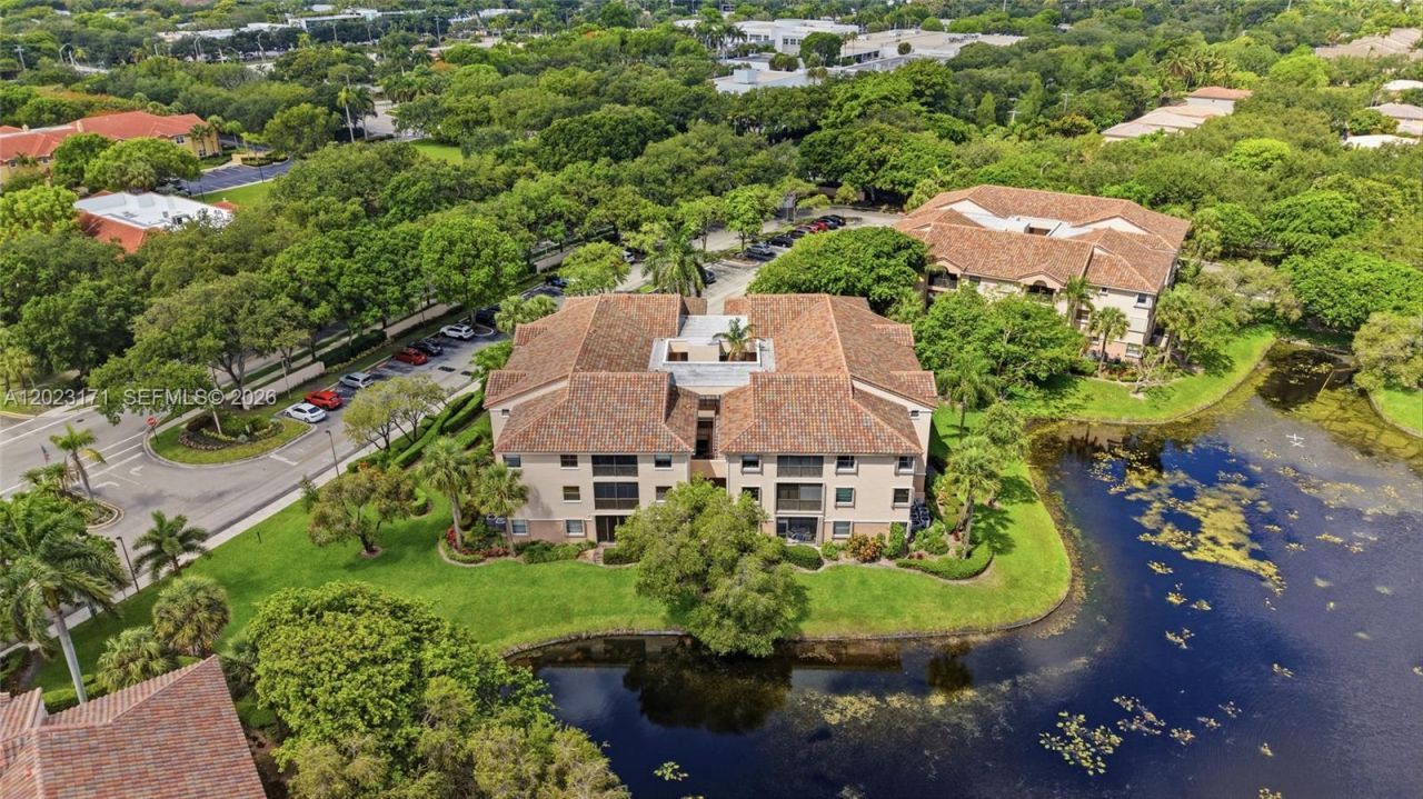 4111 Coral Tree Cir , Unit 327, Coconut Creek, FL 33073 Photo