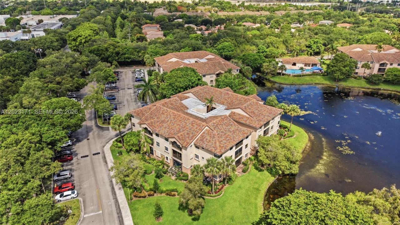 4111 Coral Tree Cir , Unit 327, Coconut Creek, FL 33073 Photo