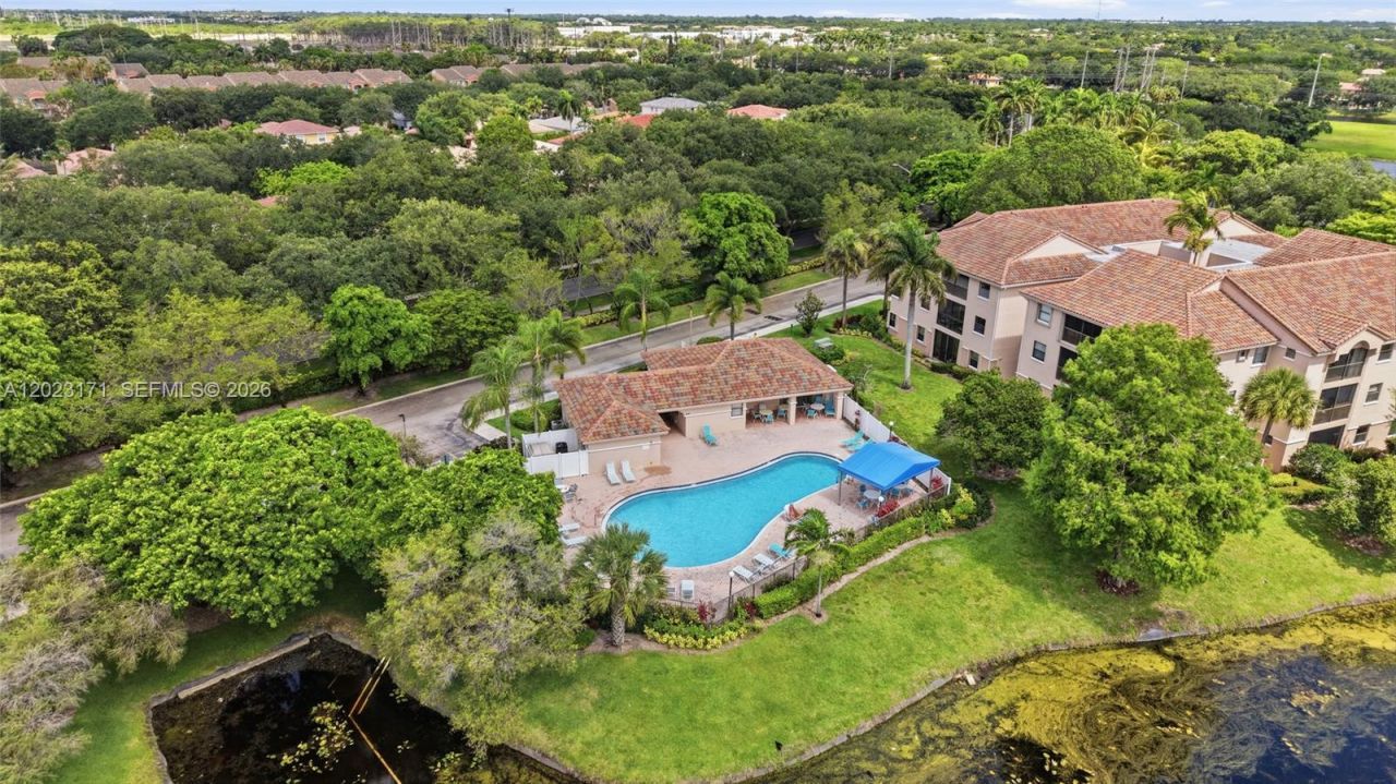4111 Coral Tree Cir , Unit 327, Coconut Creek, FL 33073 Photo