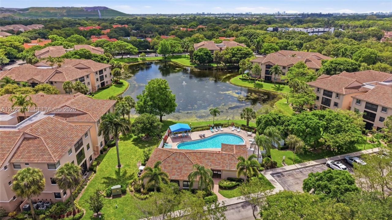 4111 Coral Tree Cir , Unit 327, Coconut Creek, FL 33073 Photo