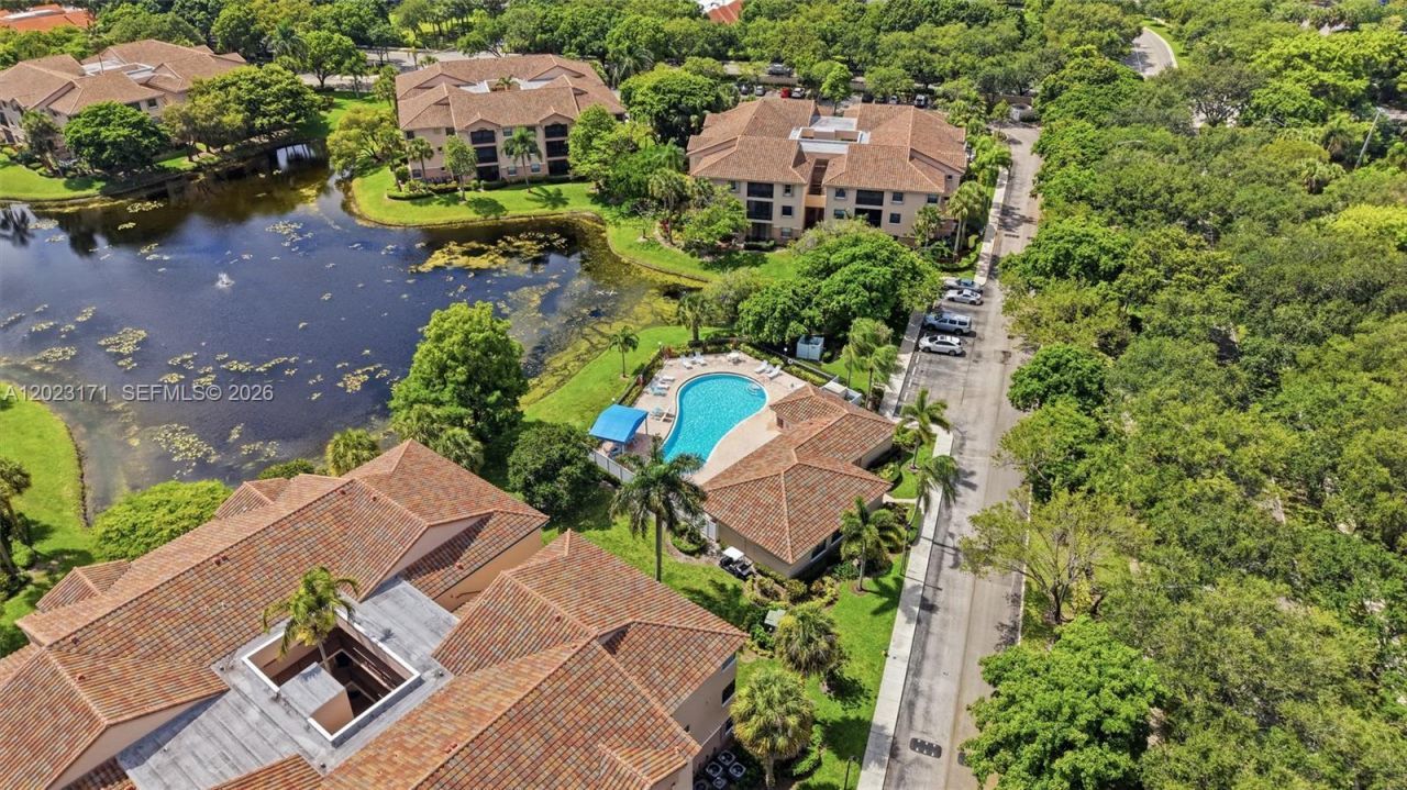 4111 Coral Tree Cir , Unit 327, Coconut Creek, FL 33073 Photo