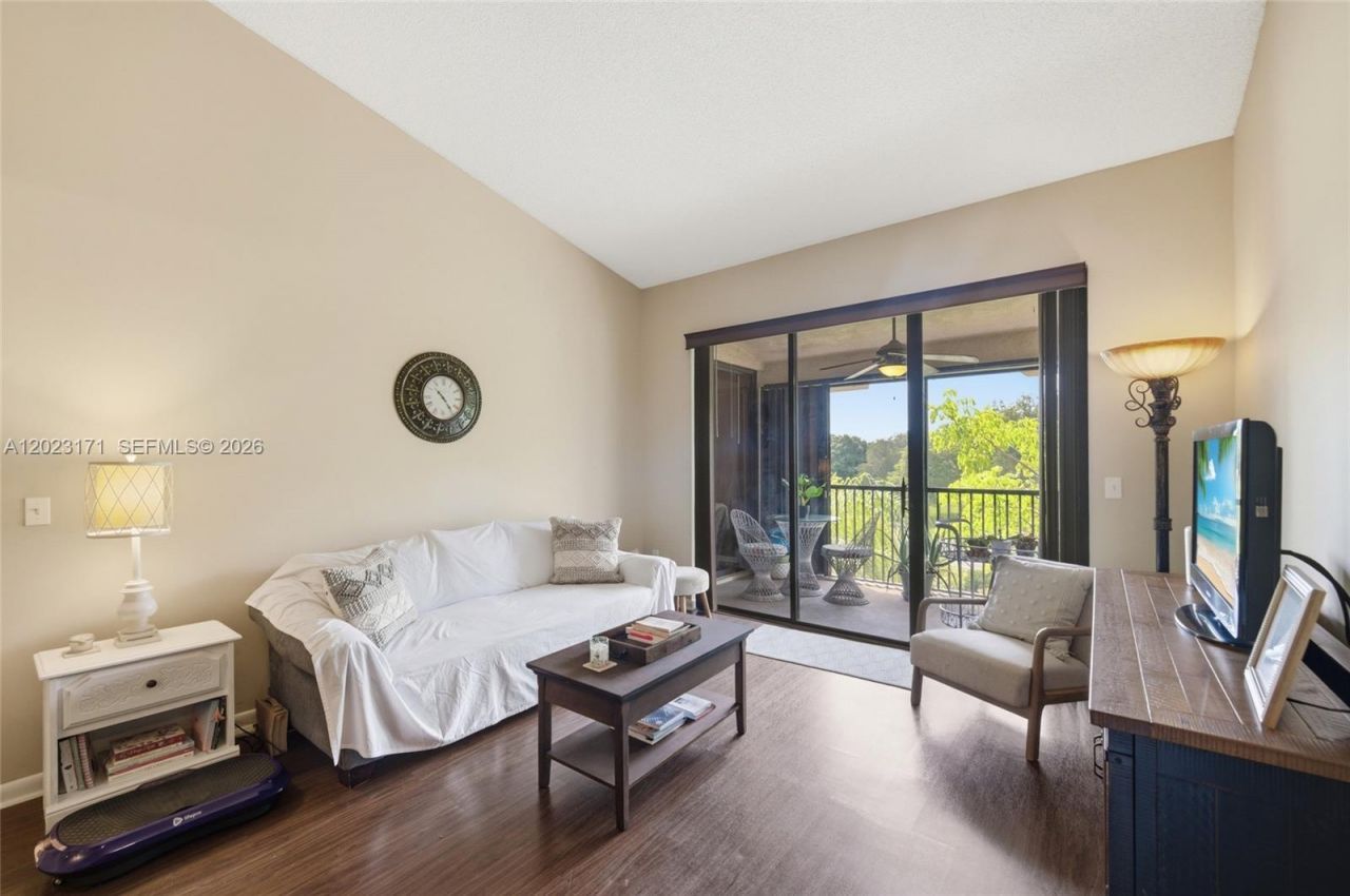 4111 Coral Tree Cir , Unit 327, Coconut Creek, FL 33073 Photo