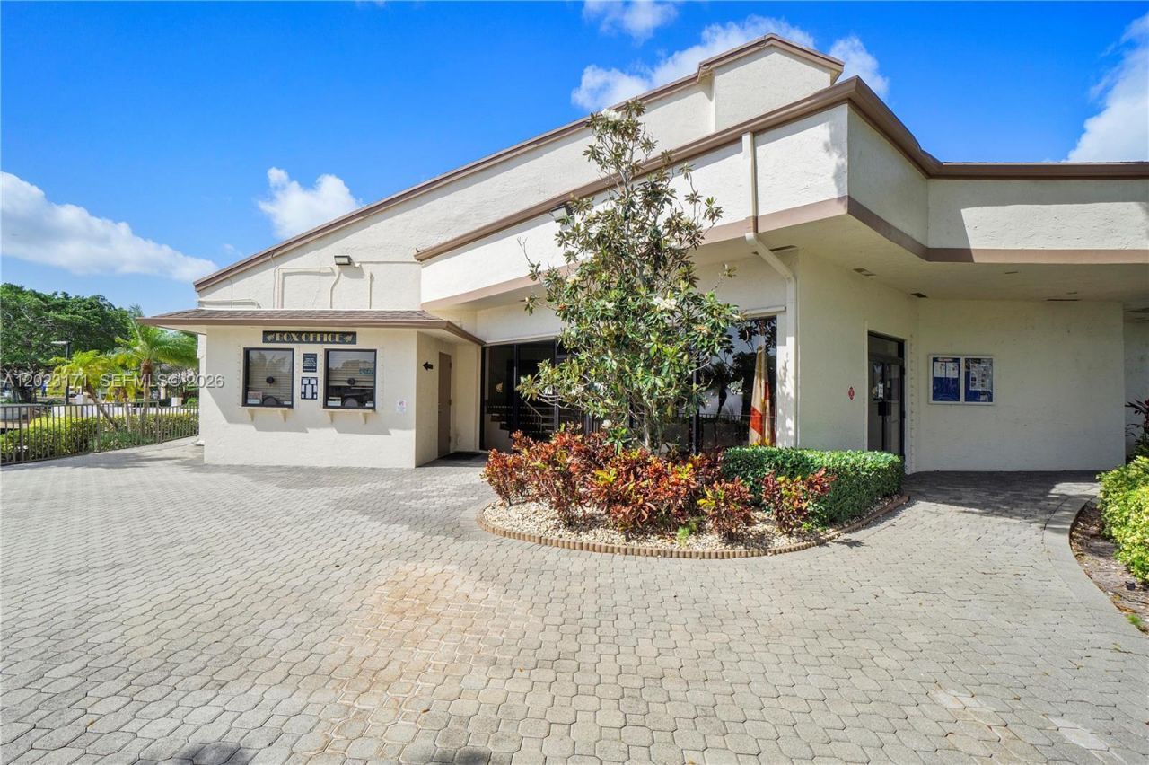 4111 Coral Tree Cir , Unit 327, Coconut Creek, FL 33073 Photo