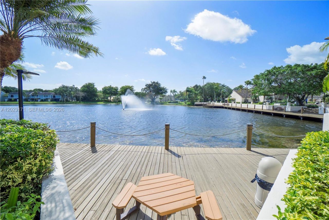 4111 Coral Tree Cir , Unit 327, Coconut Creek, FL 33073 Photo