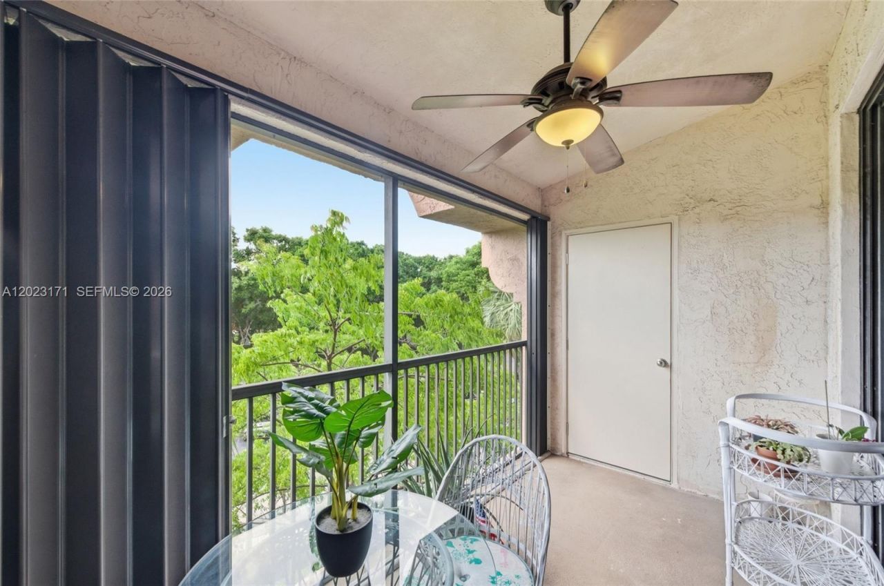 4111 Coral Tree Cir , Unit 327, Coconut Creek, FL 33073 Photo