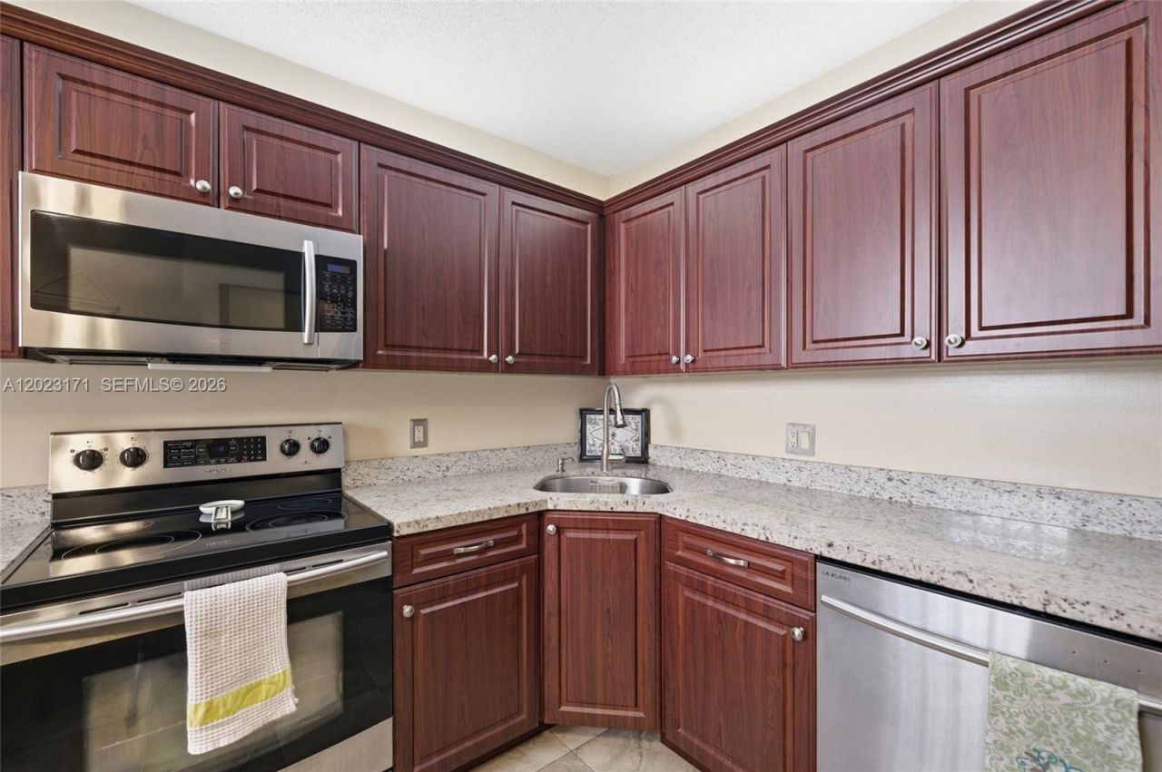 4111 Coral Tree Cir , Unit 327, Coconut Creek, FL 33073 Photo