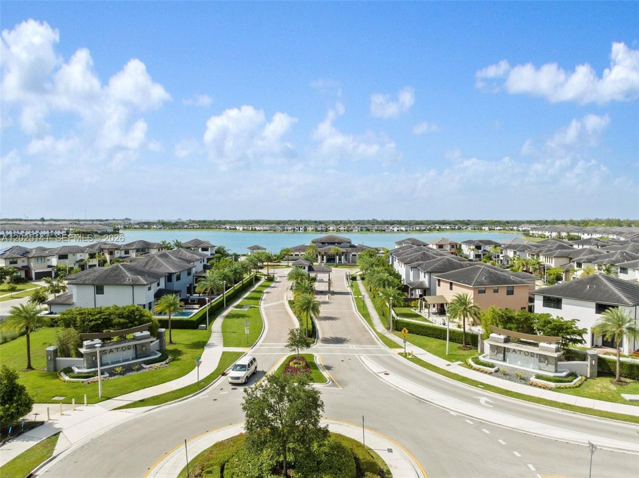 8763 NW 157th Ter, Miami Lakes, FL 33018 Photo