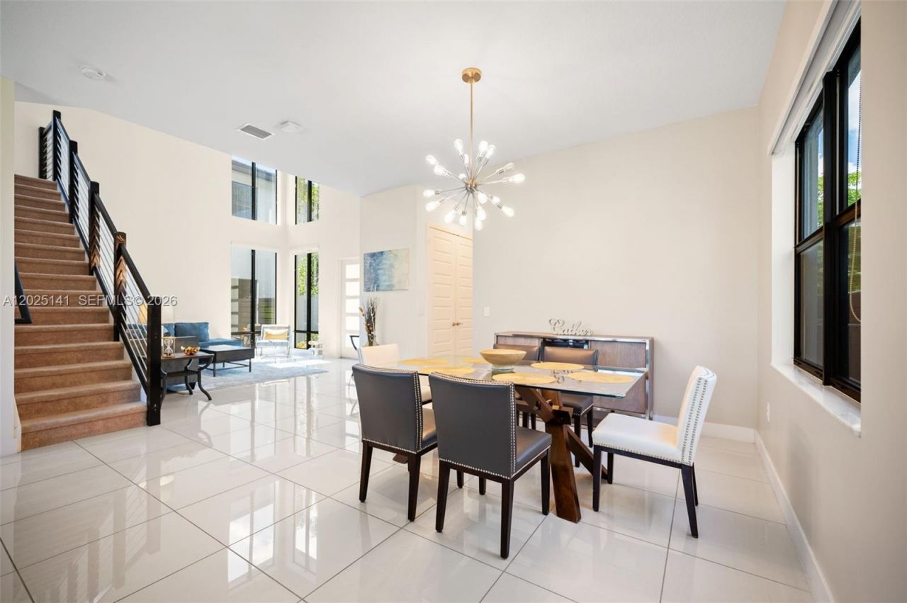8763 NW 157th Ter, Miami Lakes, FL 33018 Photo