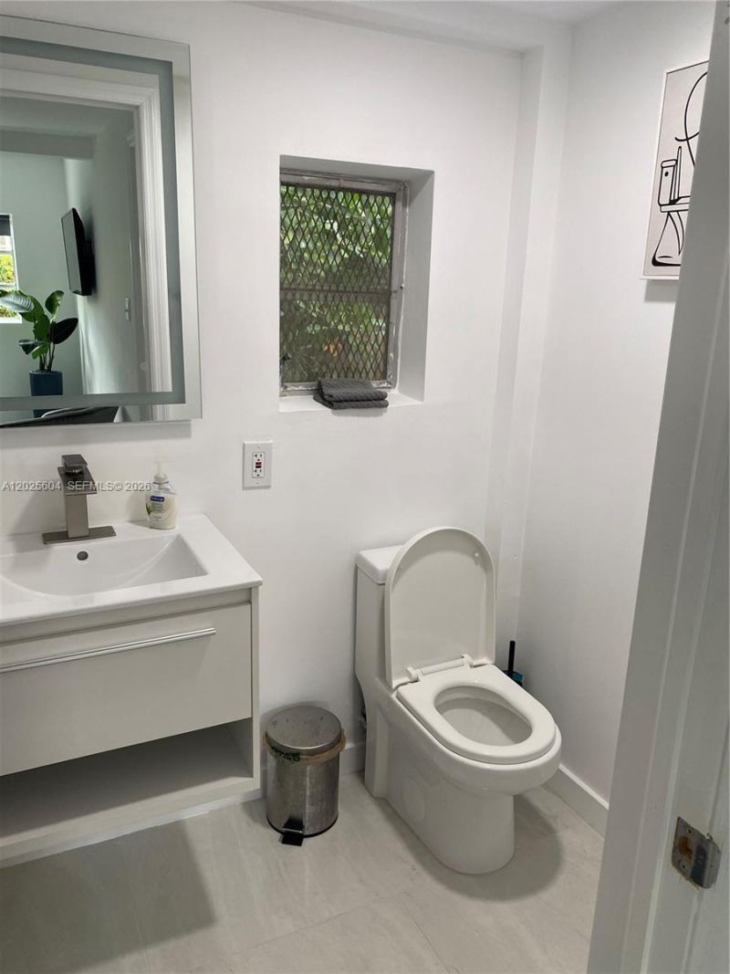 1710 Michigan Ave, Unit Guest Hous, Miami Beach, FL 33139 Photo
