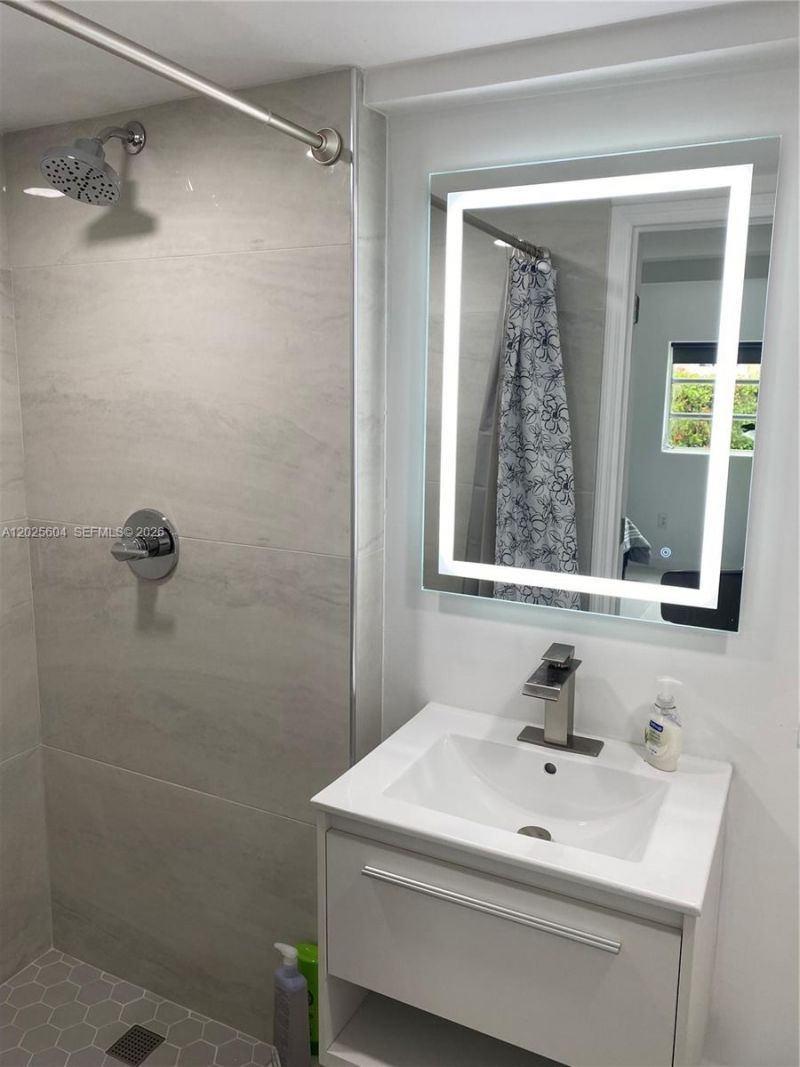 1710 Michigan Ave, Unit Guest Hous, Miami Beach, FL 33139 Photo
