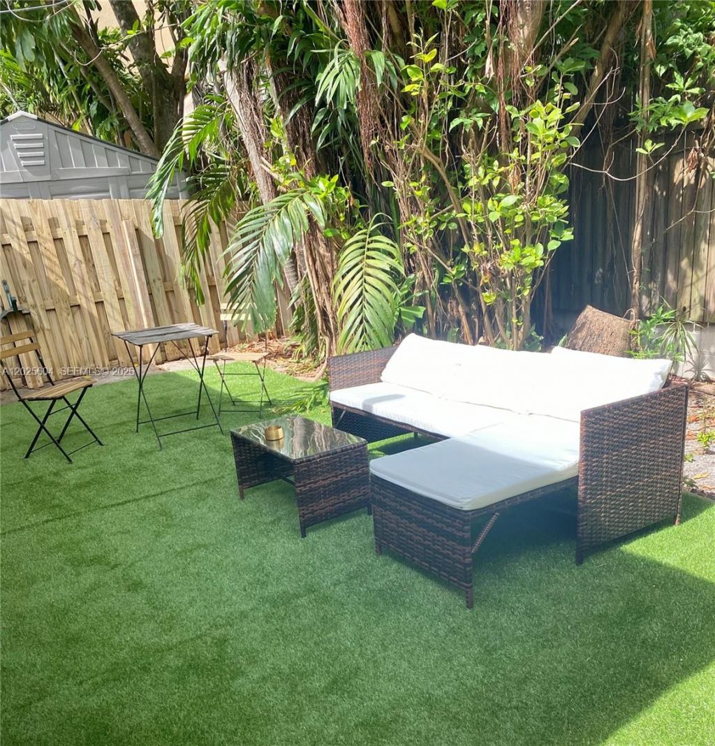 1710 Michigan Ave, Unit Guest Hous, Miami Beach, FL 33139 Photo