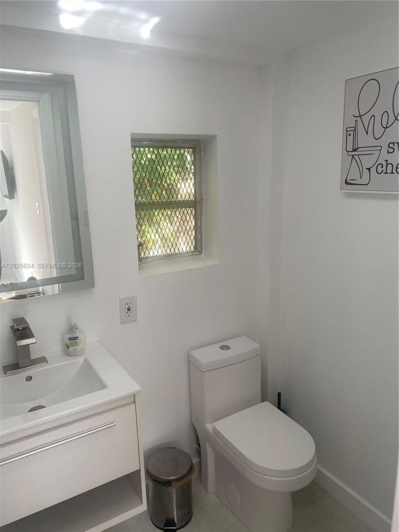 1710 Michigan Ave, Unit Guest Hous, Miami Beach, FL 33139 Photo