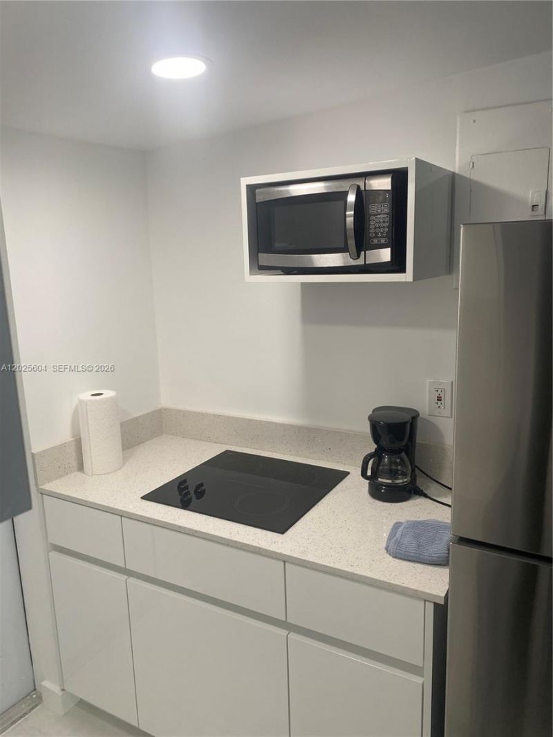 1710 Michigan Ave, Unit Guest Hous, Miami Beach, FL 33139 Photo