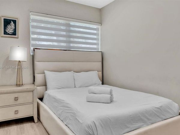 10004 E Bay Harbor Dr, Unit 5, Bay Harbor Islands, FL 33154