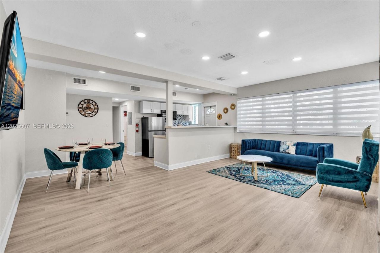 10004 E Bay Harbor Dr, Unit 5, Bay Harbor Islands, FL 33154 Photo
