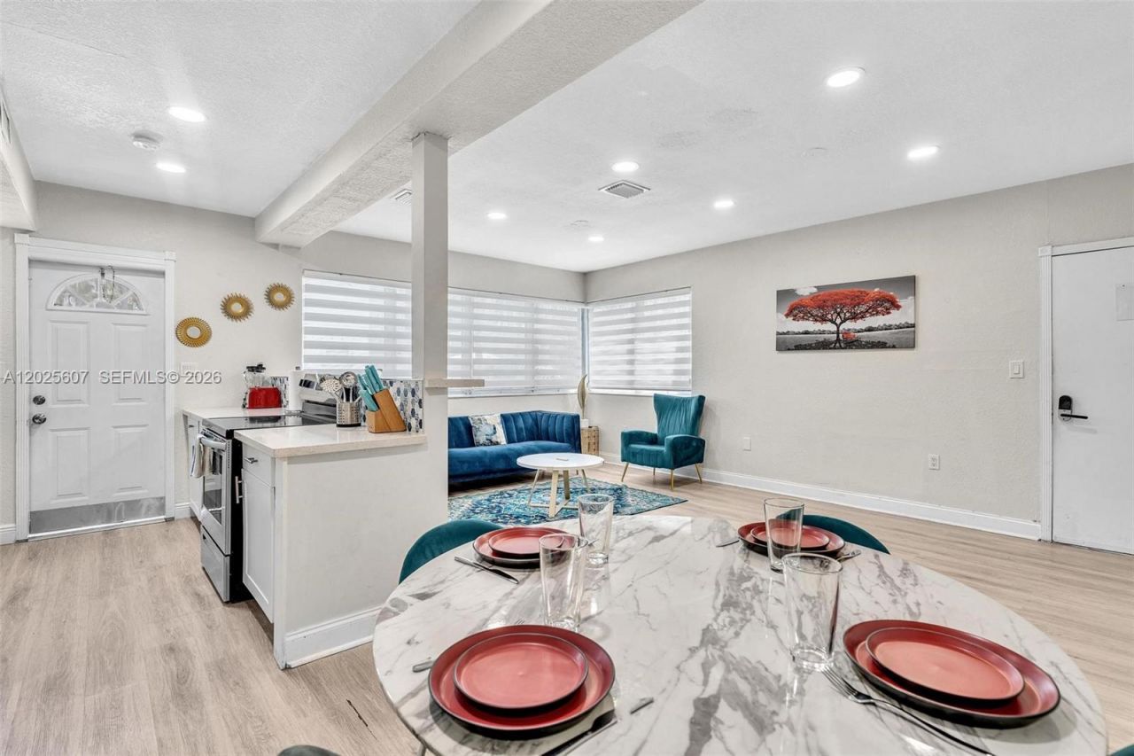 10004 E Bay Harbor Dr, Unit 5, Bay Harbor Islands, FL 33154 Photo