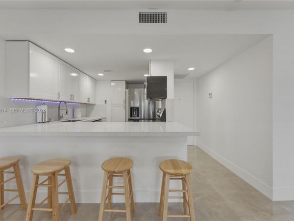3702 NE 171st St, Unit 17, North Miami Beach, FL 33160