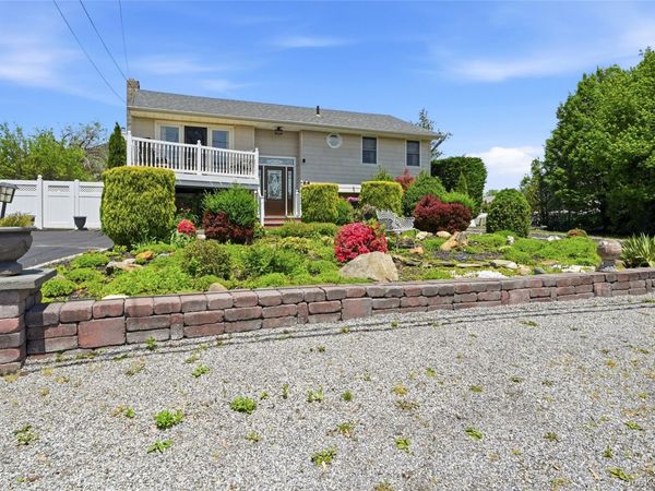 661 Shore Drive, Oakdale, NY 11769