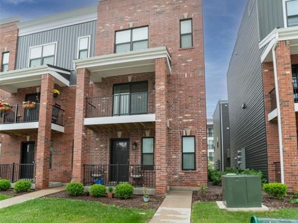 5004 Daggett Avenue, St Louis, MO 63110