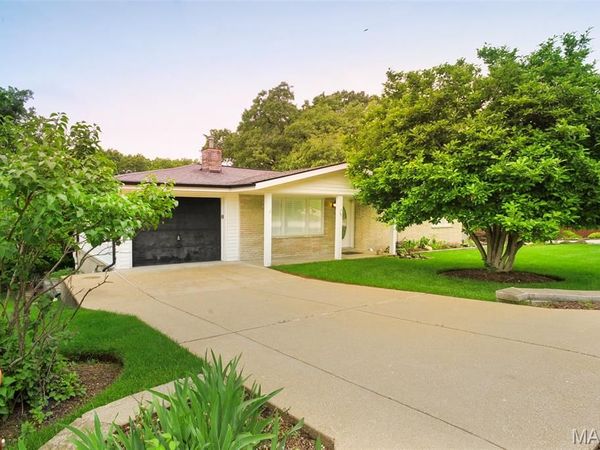 50 W Oak Hill Drive, Ballwin, MO 63021