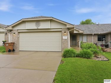 8420 Peregrine Court, Lincoln, NE 68505