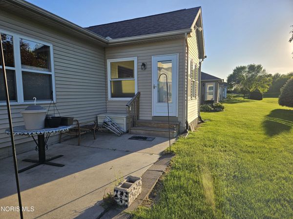 7008 Longwater Drive , Maumee, OH 43537