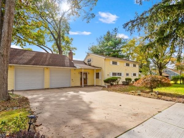 131 Woodland Rd, Piscataway, NJ 08854