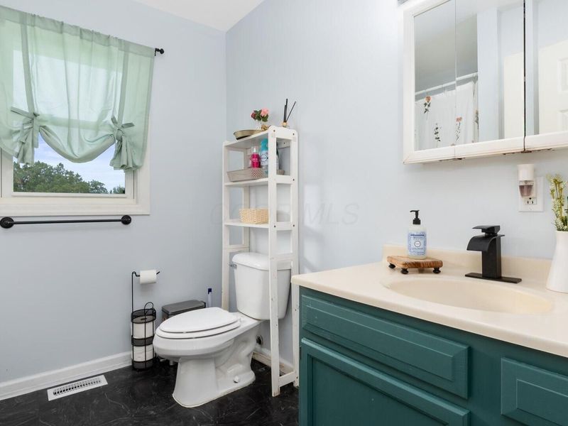 1003 W Wabash Avenue , Zanesville, OH 43701 Photo 17