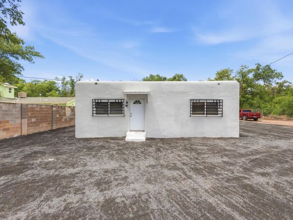425 Sunset Road SW, Albuquerque, NM 87105