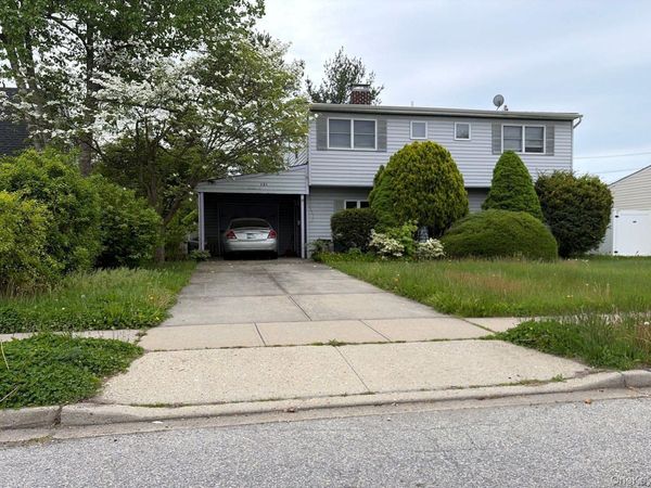 121 Farmedge Road , Levittown, NY 11756