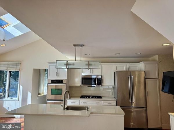 8233 FAIRVIEW ROAD , ELKINS PARK, PA 19027