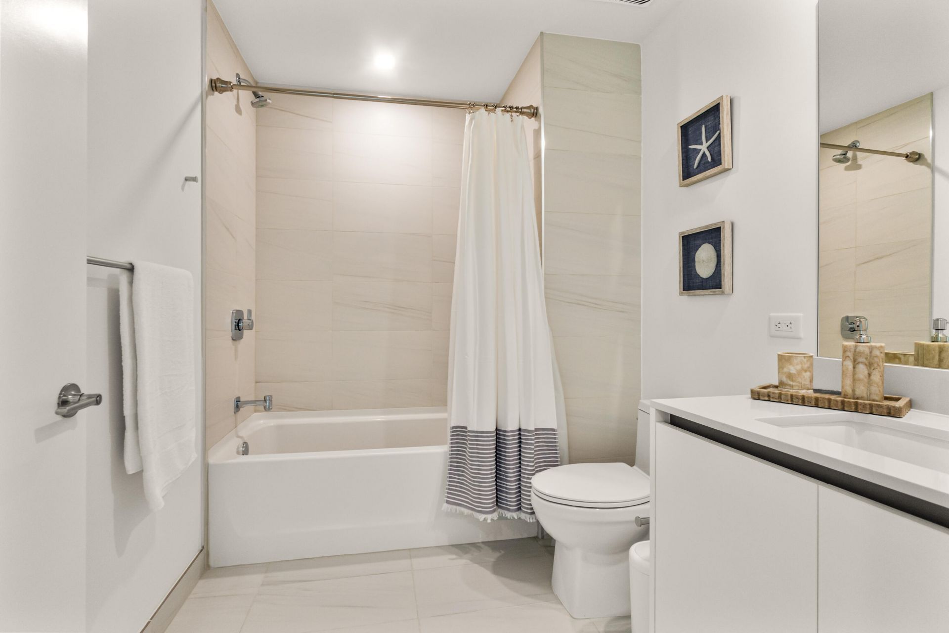 900 N Ocean Boulevard, Unit 1904, Pompano Beach, FL 33062 Photo