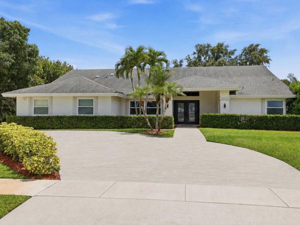 15600 Rolling Meadows Circle, Wellington, FL 33414