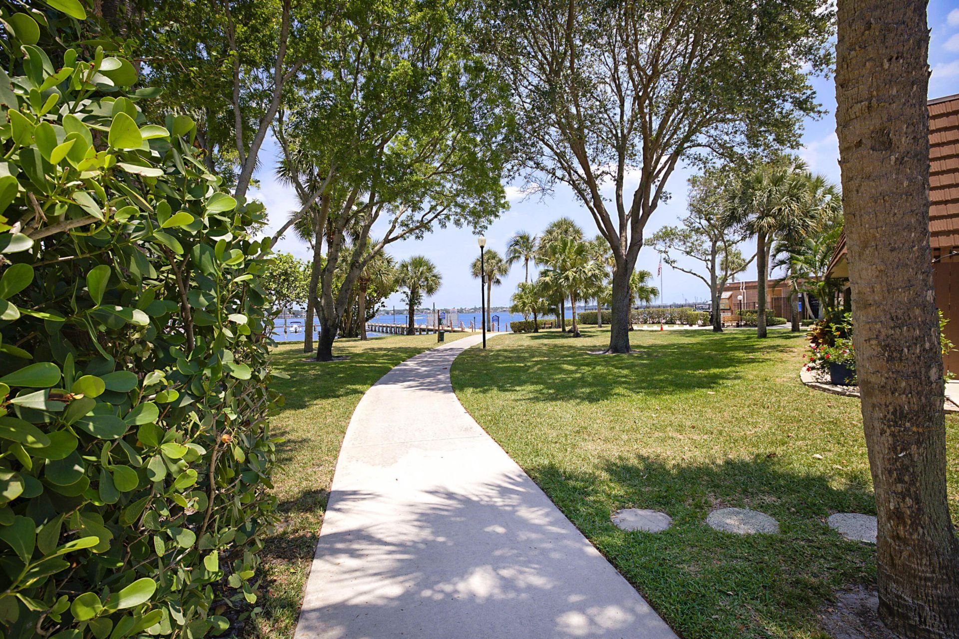 825 Center Street, Unit 11c, Jupiter, FL 33458 Photo
