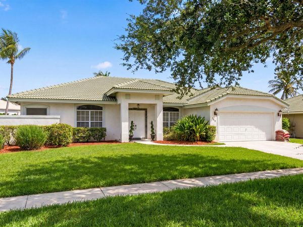 106 Fernwood Crescent, Royal Palm Beach, FL 33411