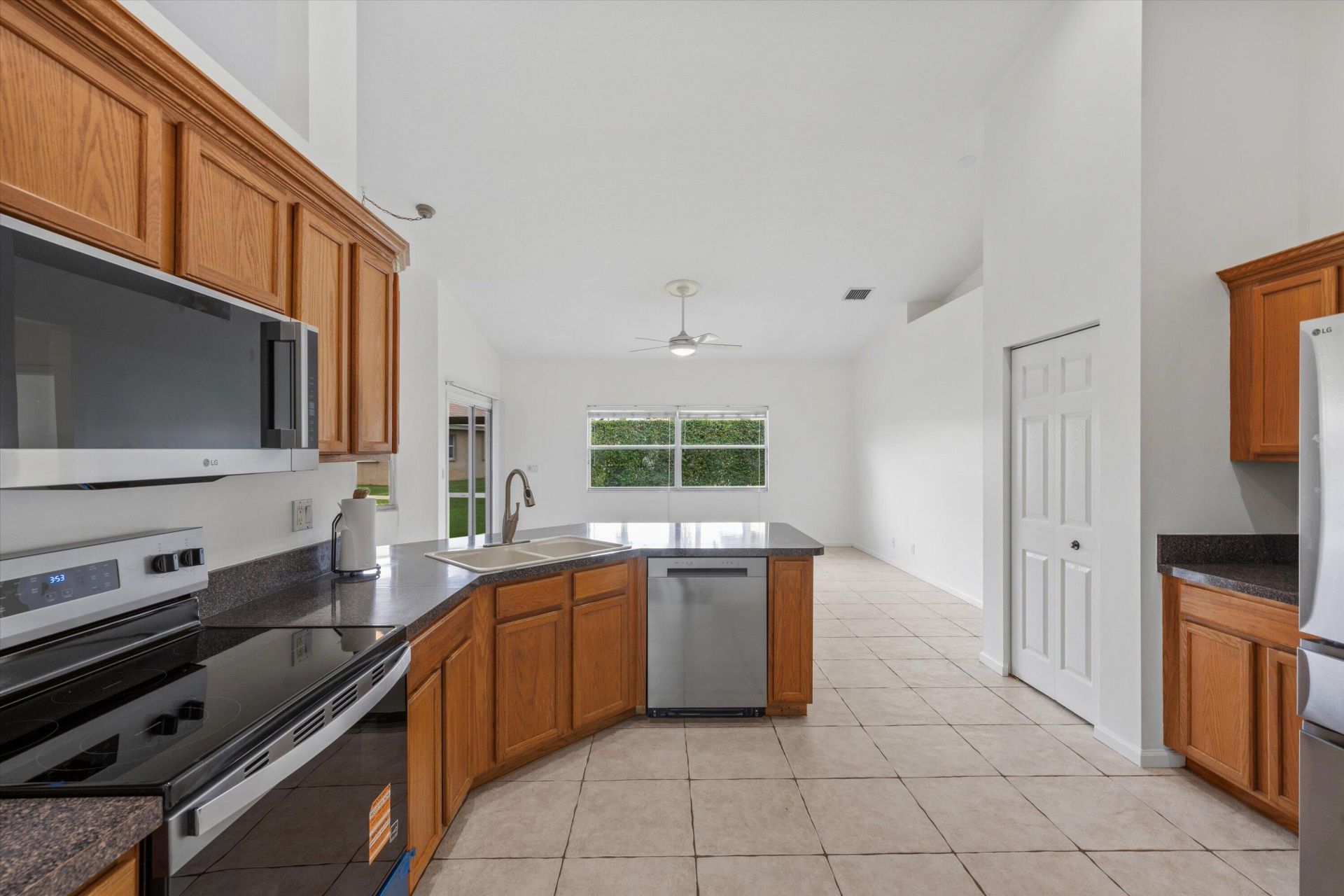 106 Fernwood Crescent, Royal Palm Beach, FL 33411 Photo