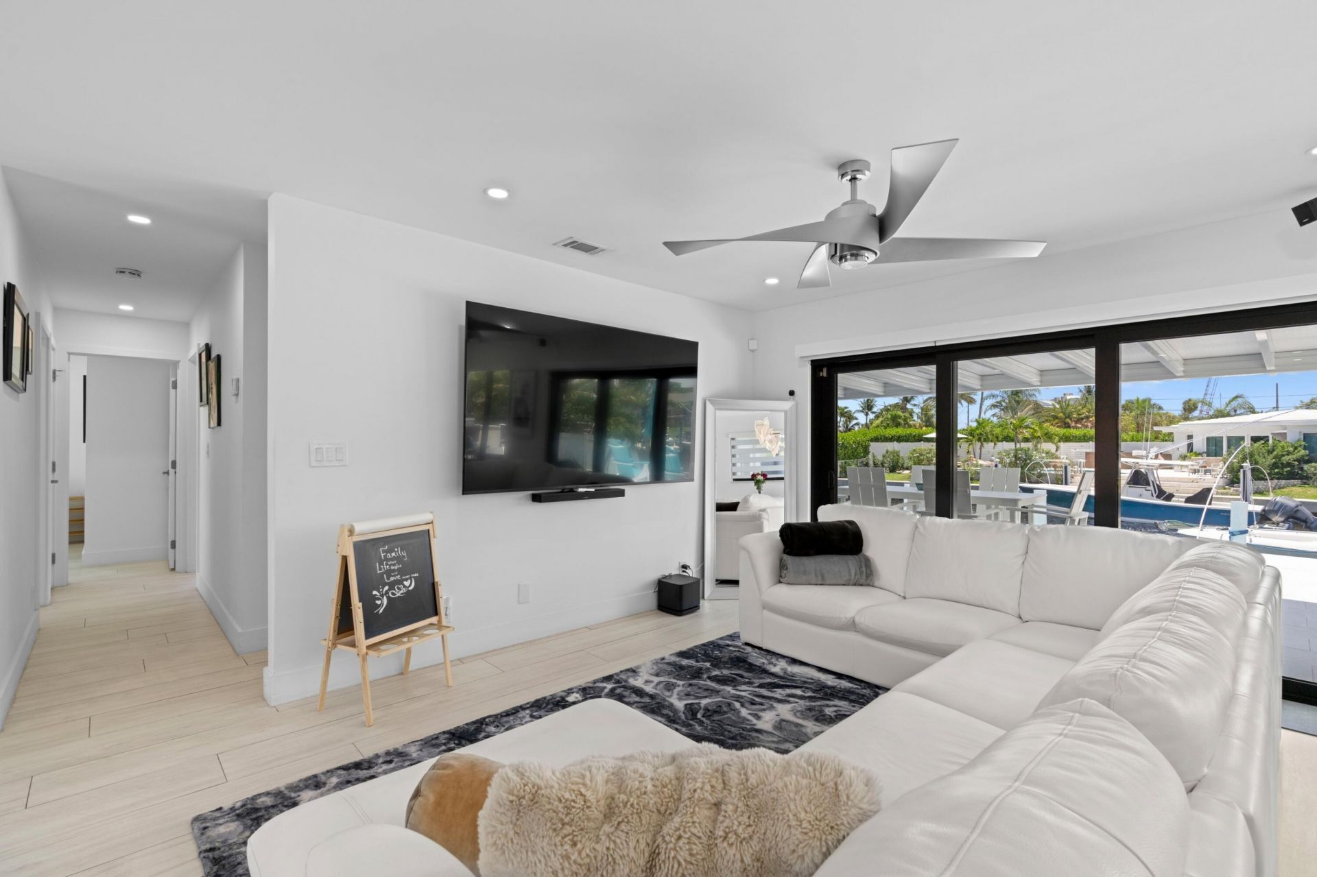 160 SE 12th Court, Pompano Beach, FL 33060 Photo