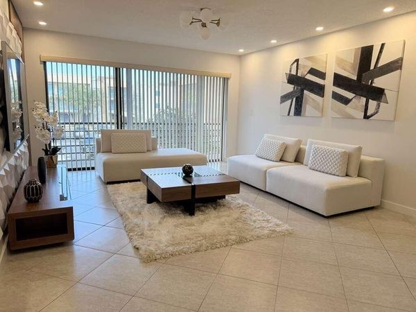 4040 N Hills Drive, Unit 26, Hollywood, FL 33021