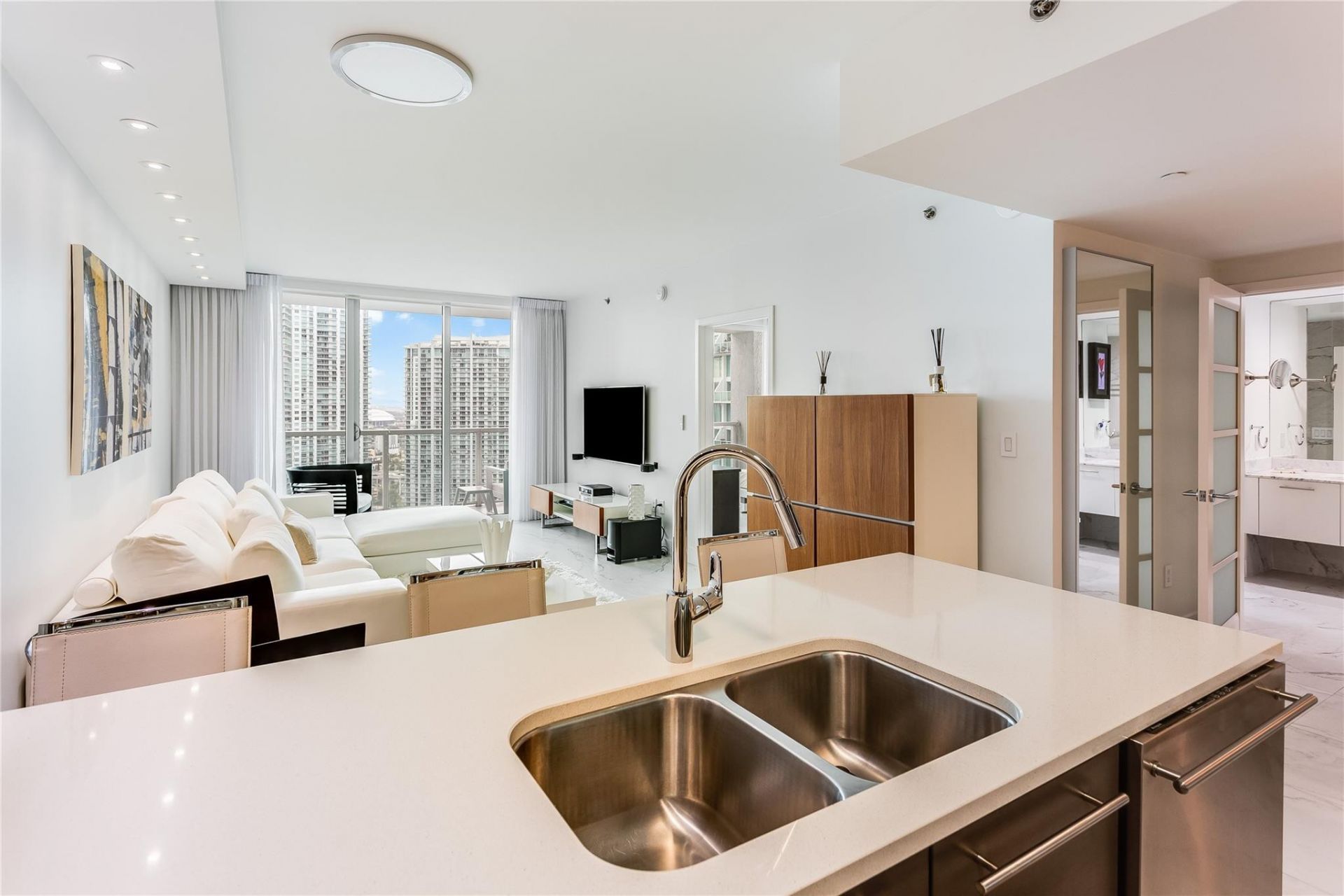 55 SE 6th Street, Unit 3500, Miami, FL 33131 Photo
