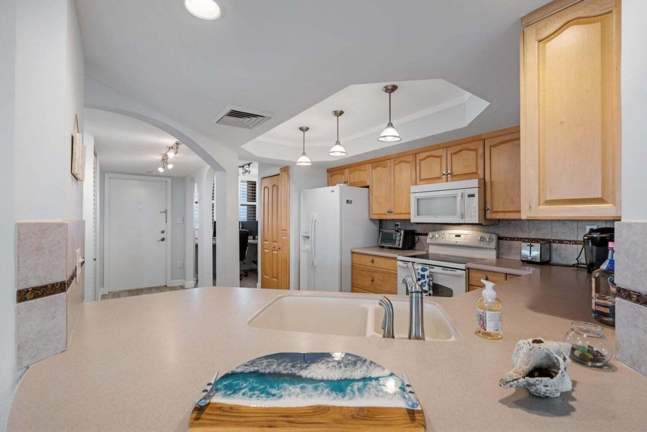 9550 S Ocean Drive, Unit 4, Jensen Beach, FL 34957 Photo