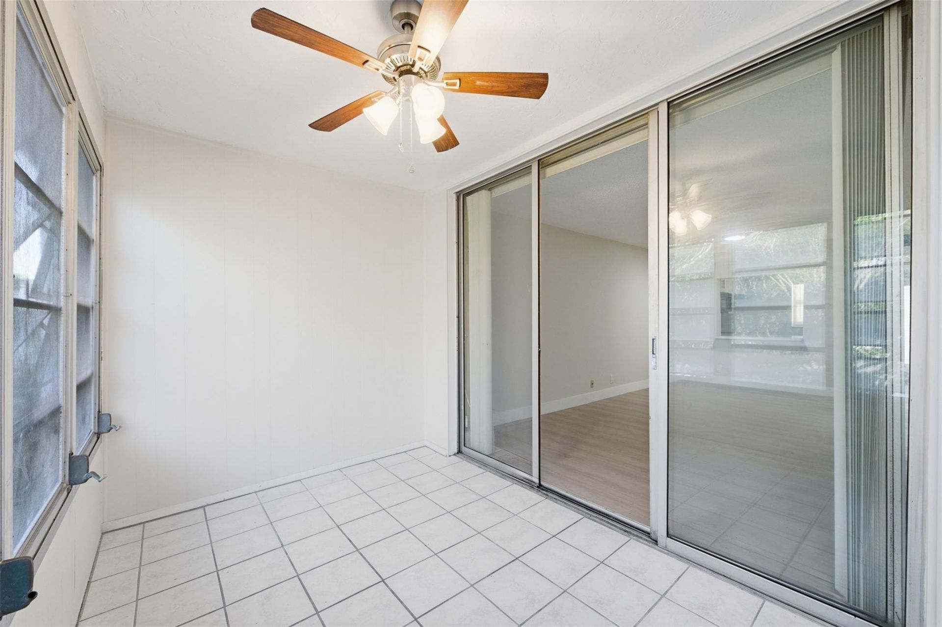 9430 Poinciana Place, Unit 409, Davie, FL 33324 Photo