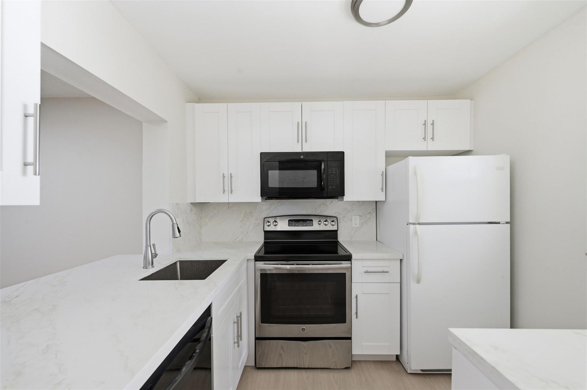 9430 Poinciana Place, Unit 409, Davie, FL 33324 Photo