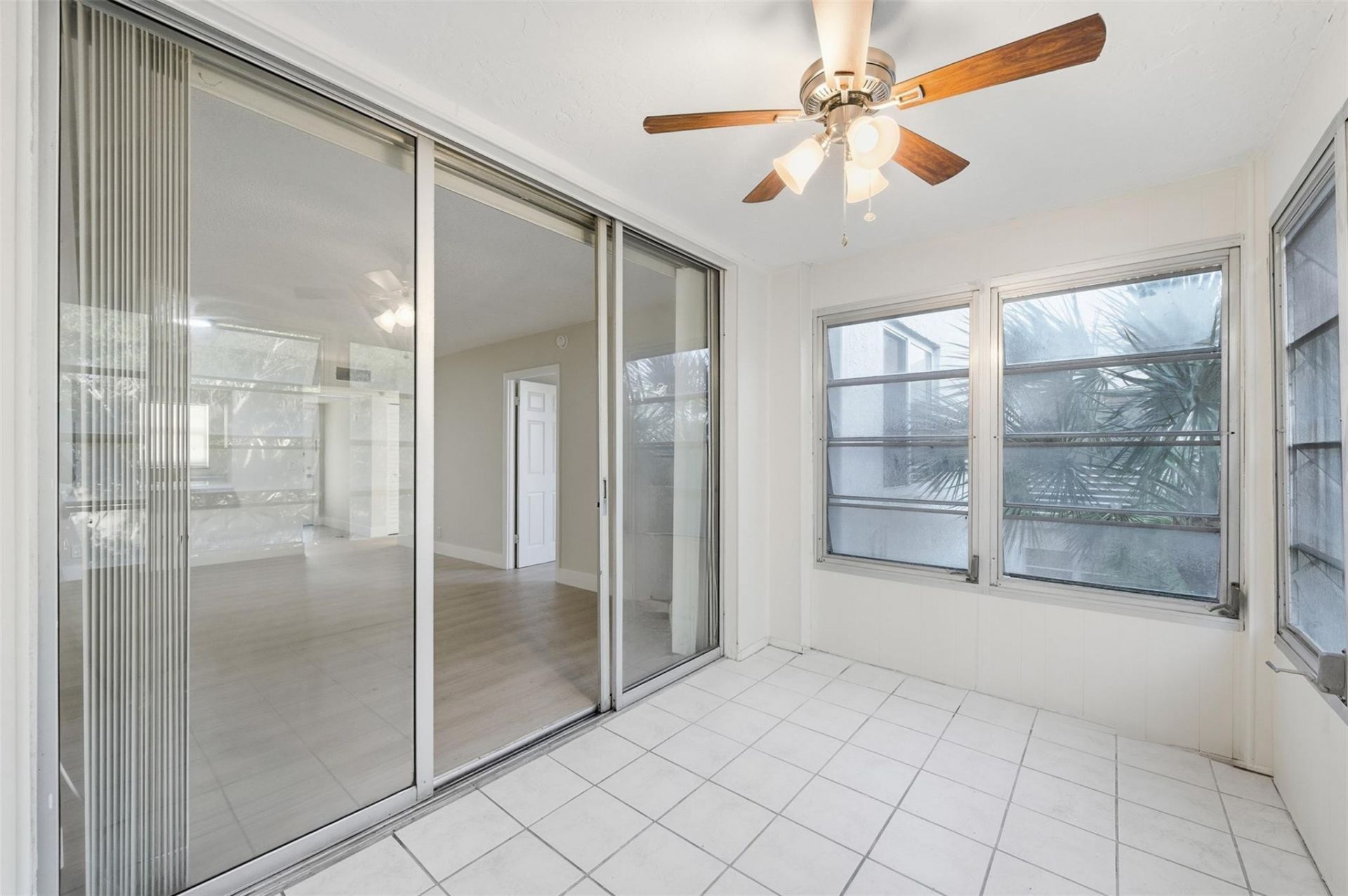 9430 Poinciana Place, Unit 409, Davie, FL 33324 Photo