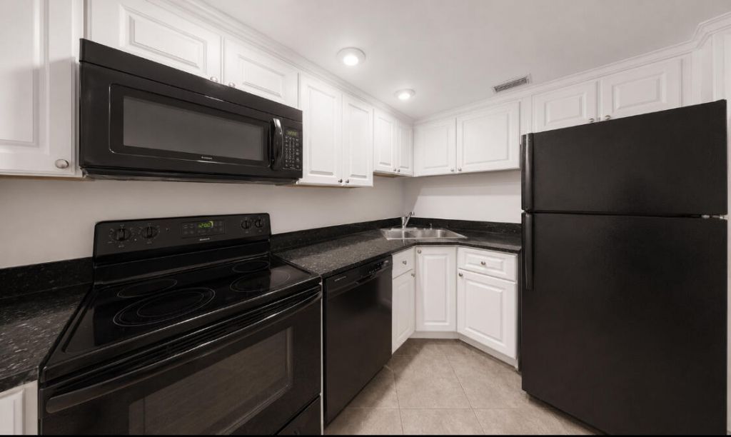 3740 Inverrary Drive, Unit 3g, Lauderhill, FL 33319 Photo