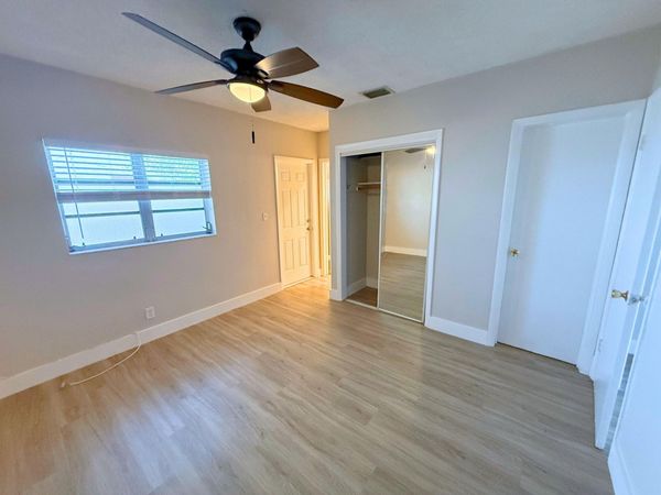 627 NE 10th Avenue, Unit 4, Fort Lauderdale, FL 33304