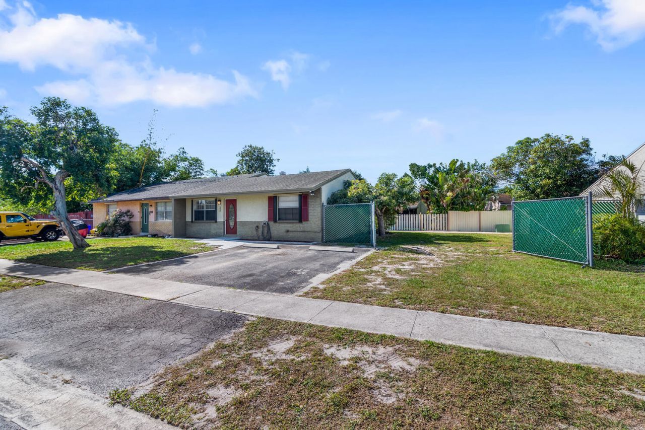 4619 Gladiator Circle, Greenacres, FL 33463 Photo