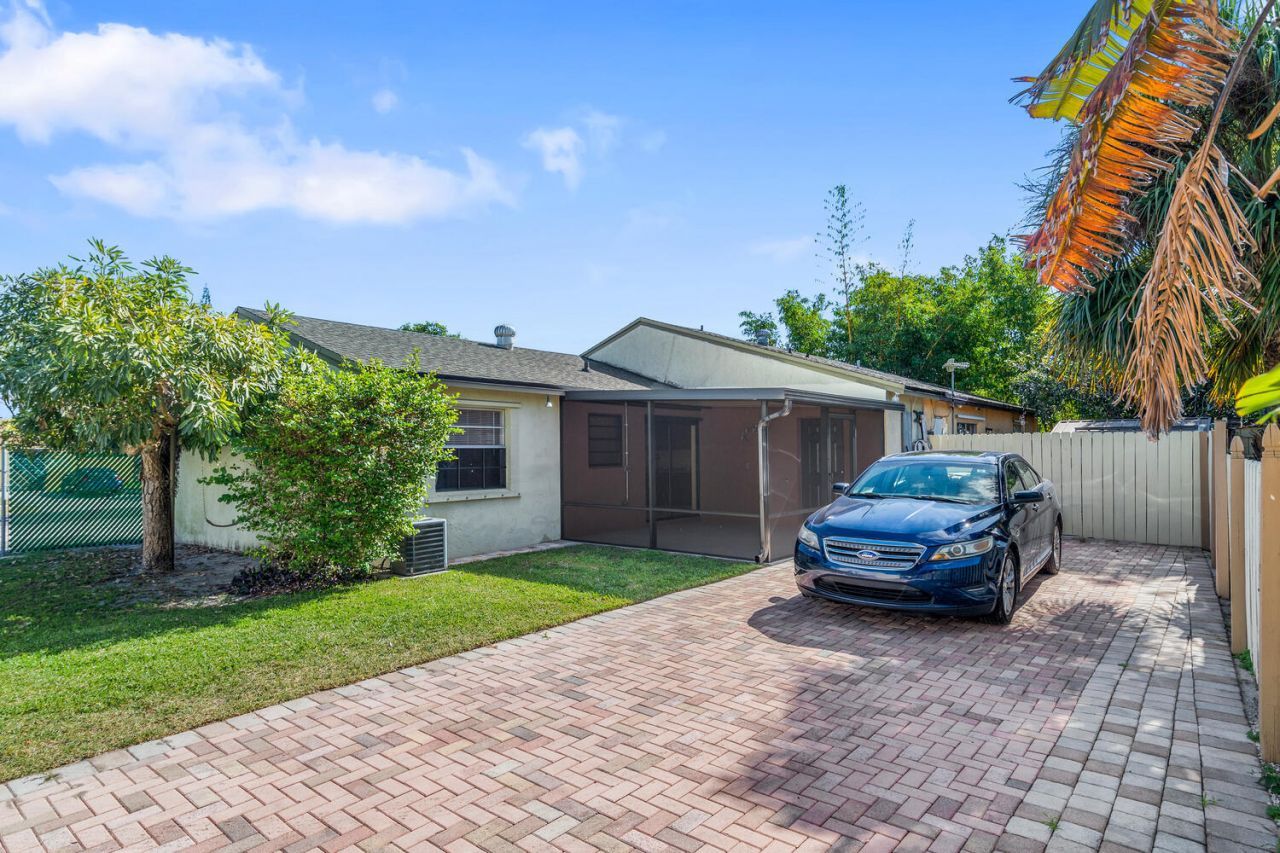 4619 Gladiator Circle, Greenacres, FL 33463 Photo