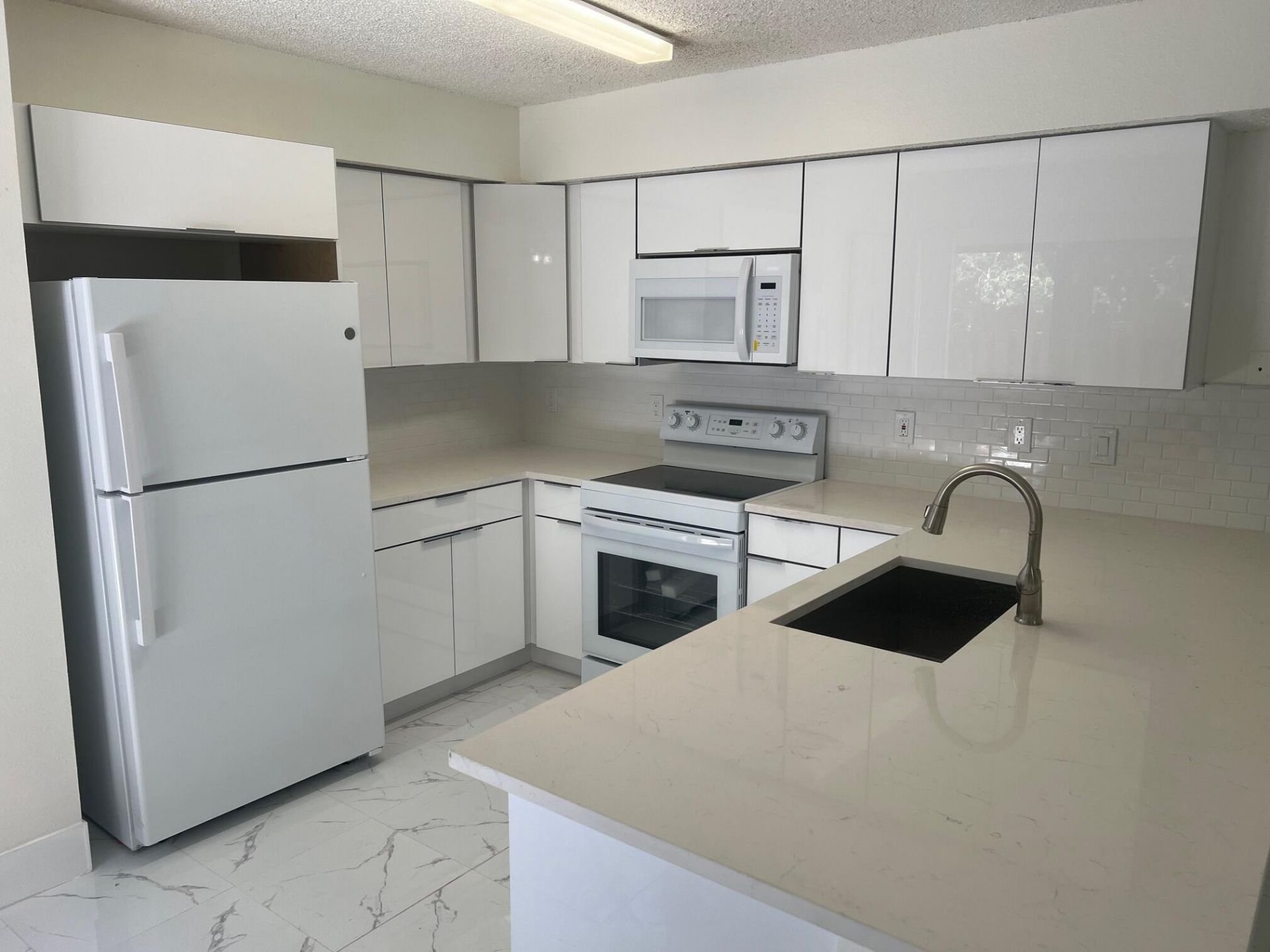 2212 White Pine Circle, Unit B, Greenacres, FL 33415 Photo