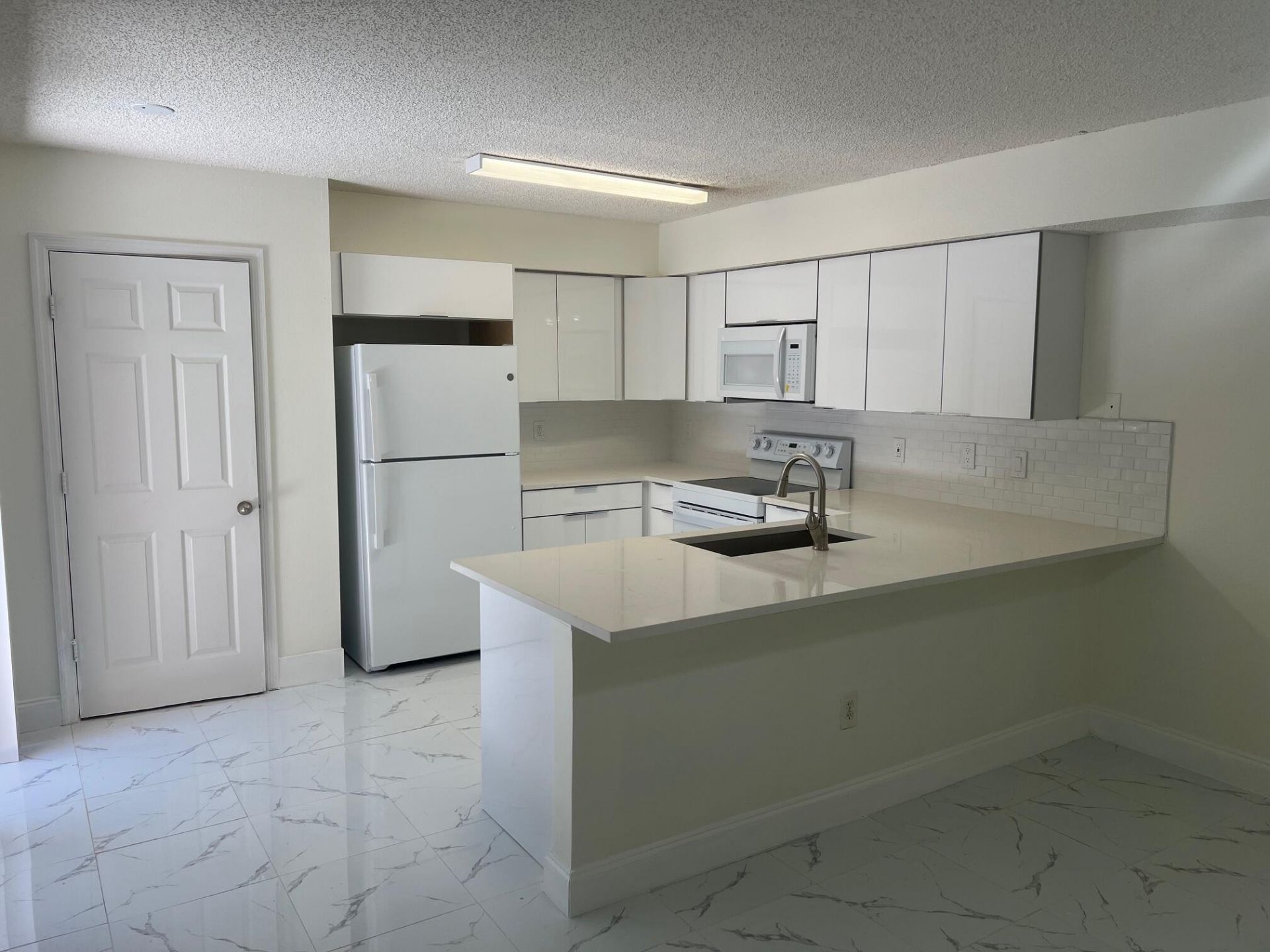 2212 White Pine Circle, Unit B, Greenacres, FL 33415 Photo