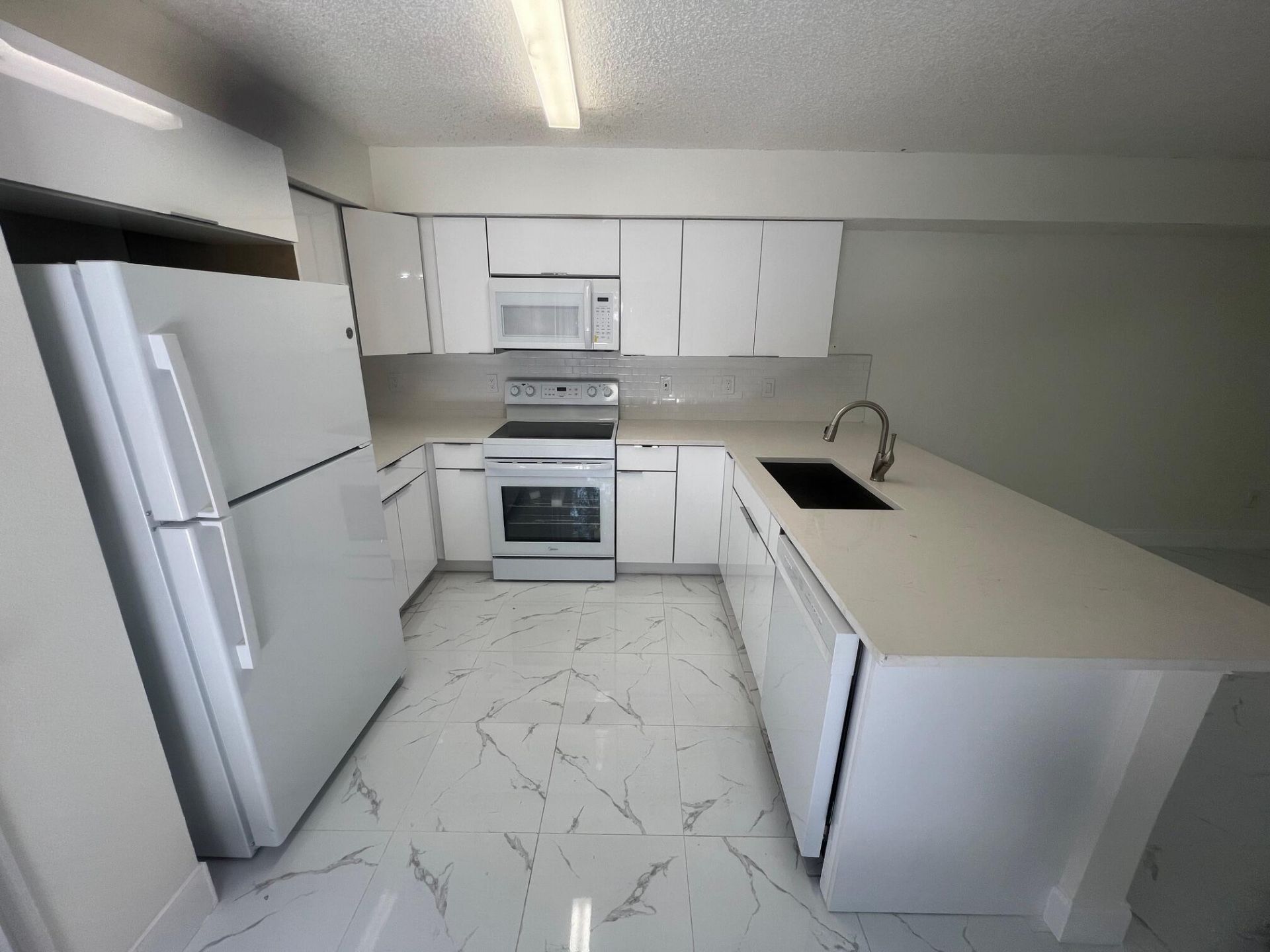 2212 White Pine Circle, Unit B, Greenacres, FL 33415 Photo